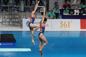 开云体育下载-跳水世界杯总决赛女子双人3米板：陈艺文/陈佳夺冠